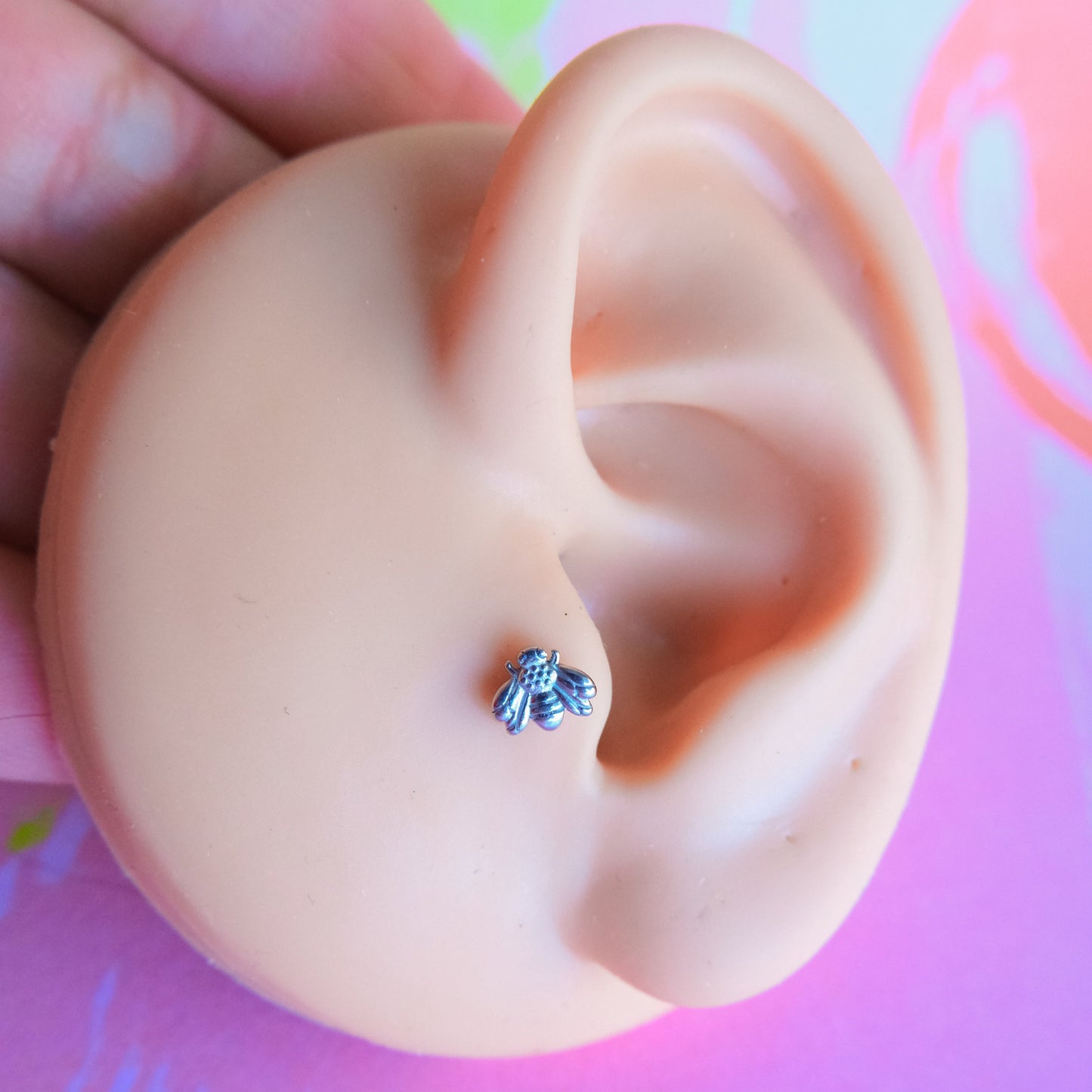 Titanium bee threadless flatback