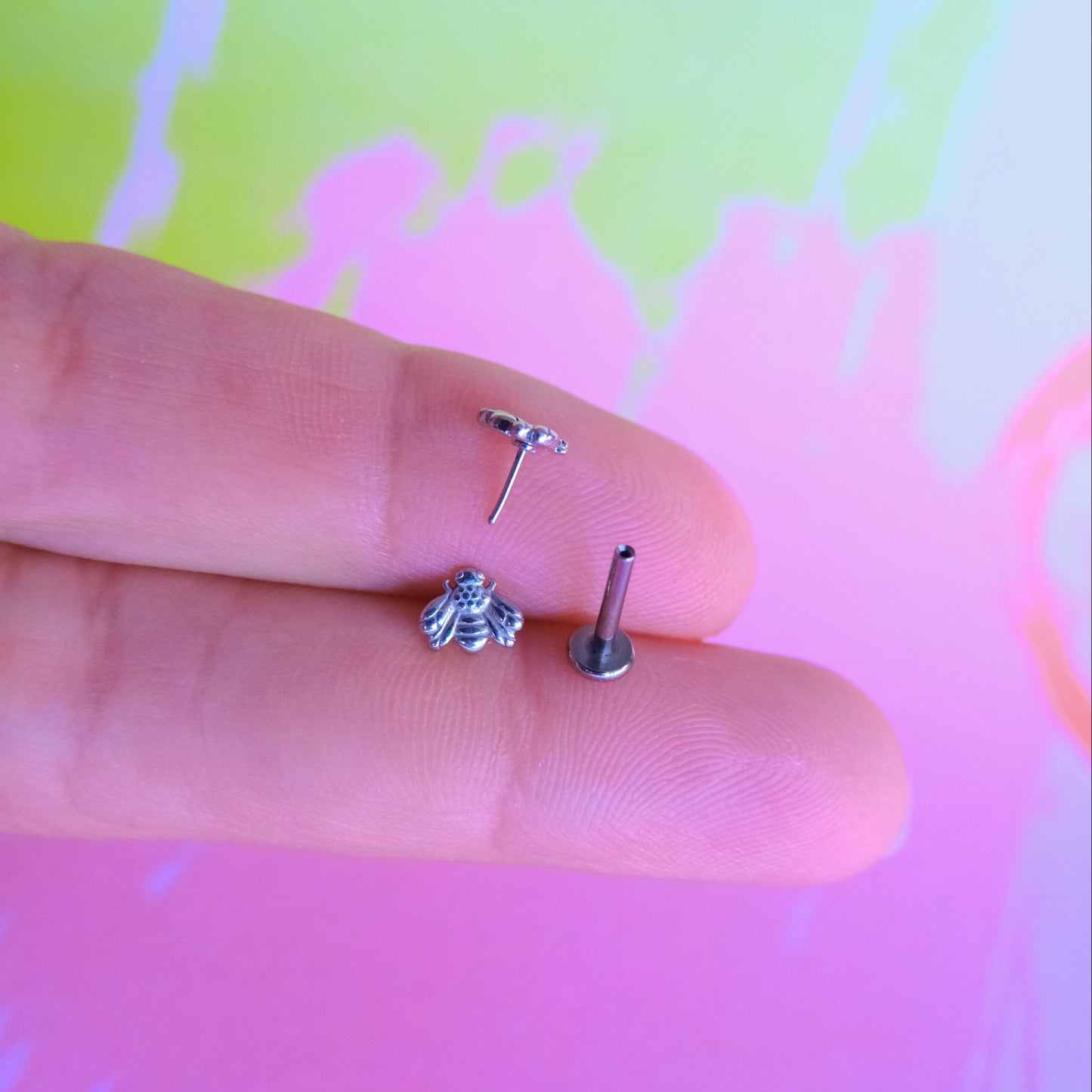 Titanium bee threadless flatback