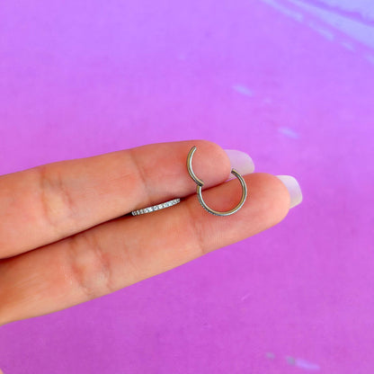 Titanium zircon hinged segment