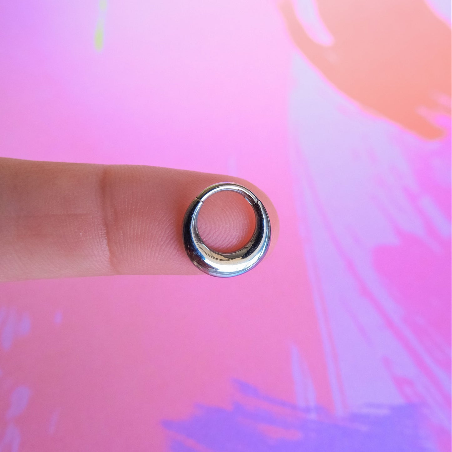 Titanium bold shape hinged segment