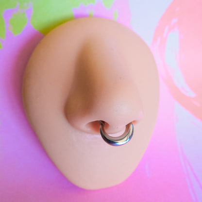 Titanium bold shape hinged segment