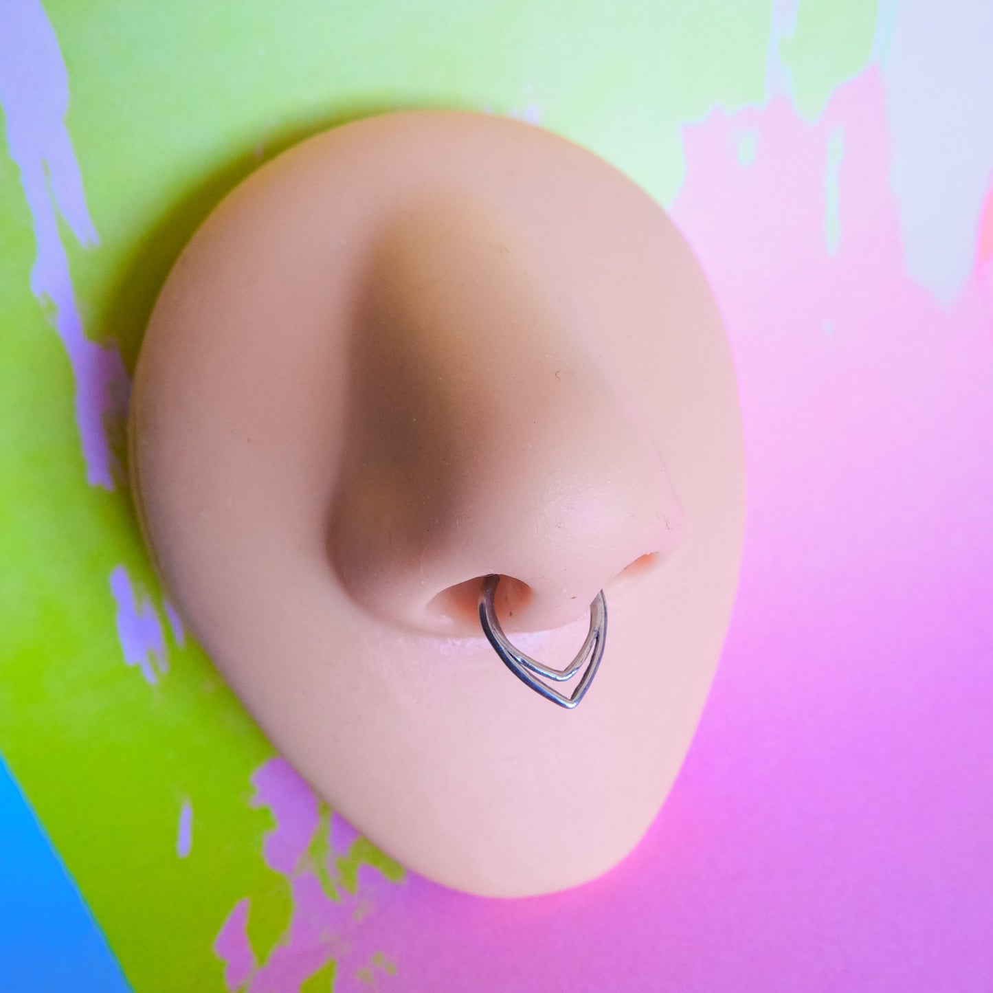 Titanium double V shape hinged segment