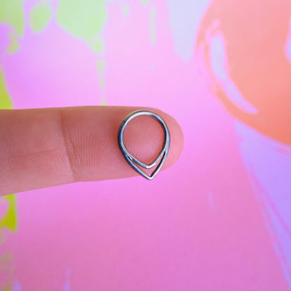 Titanium double V shape hinged segment