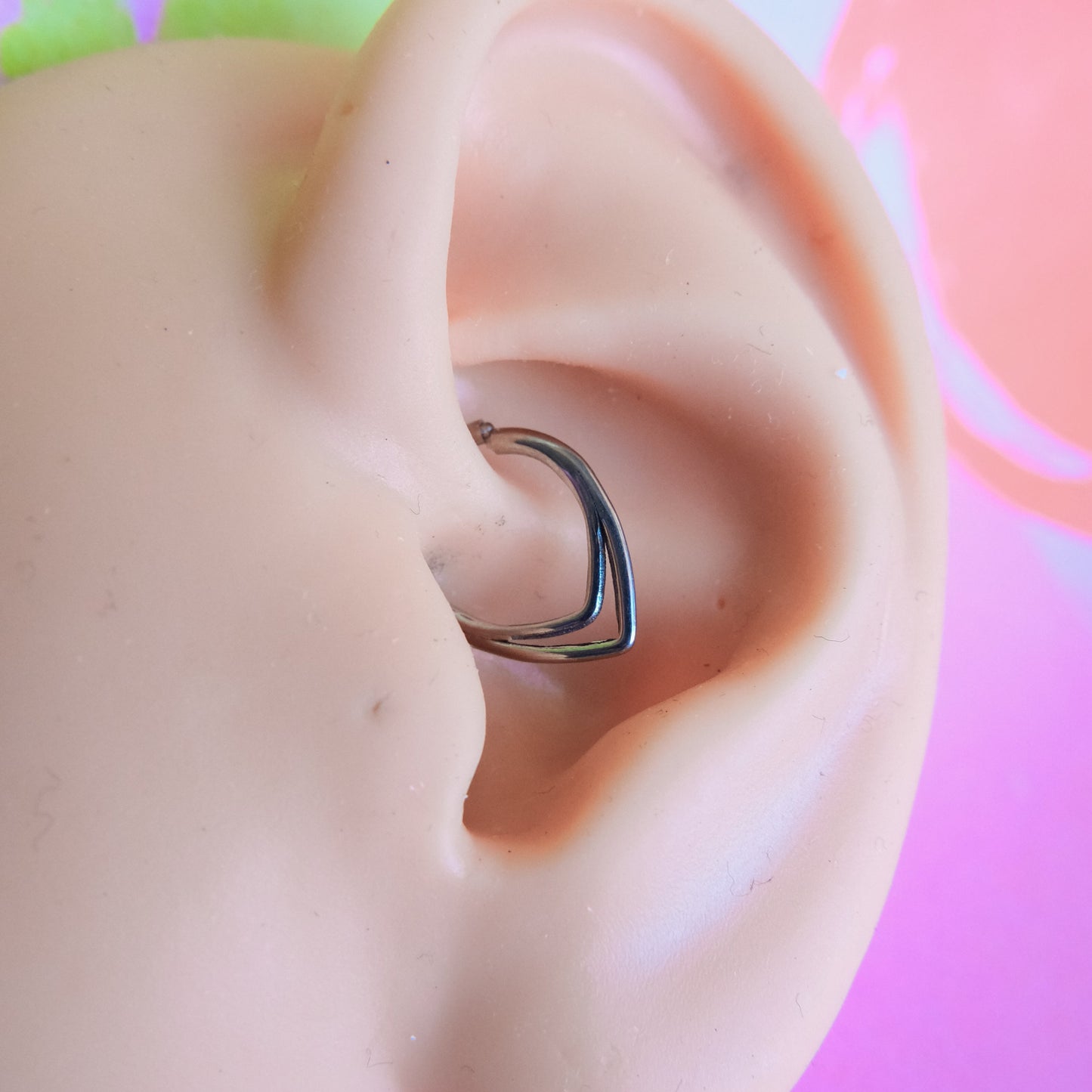 Titanium double V shape hinged segment