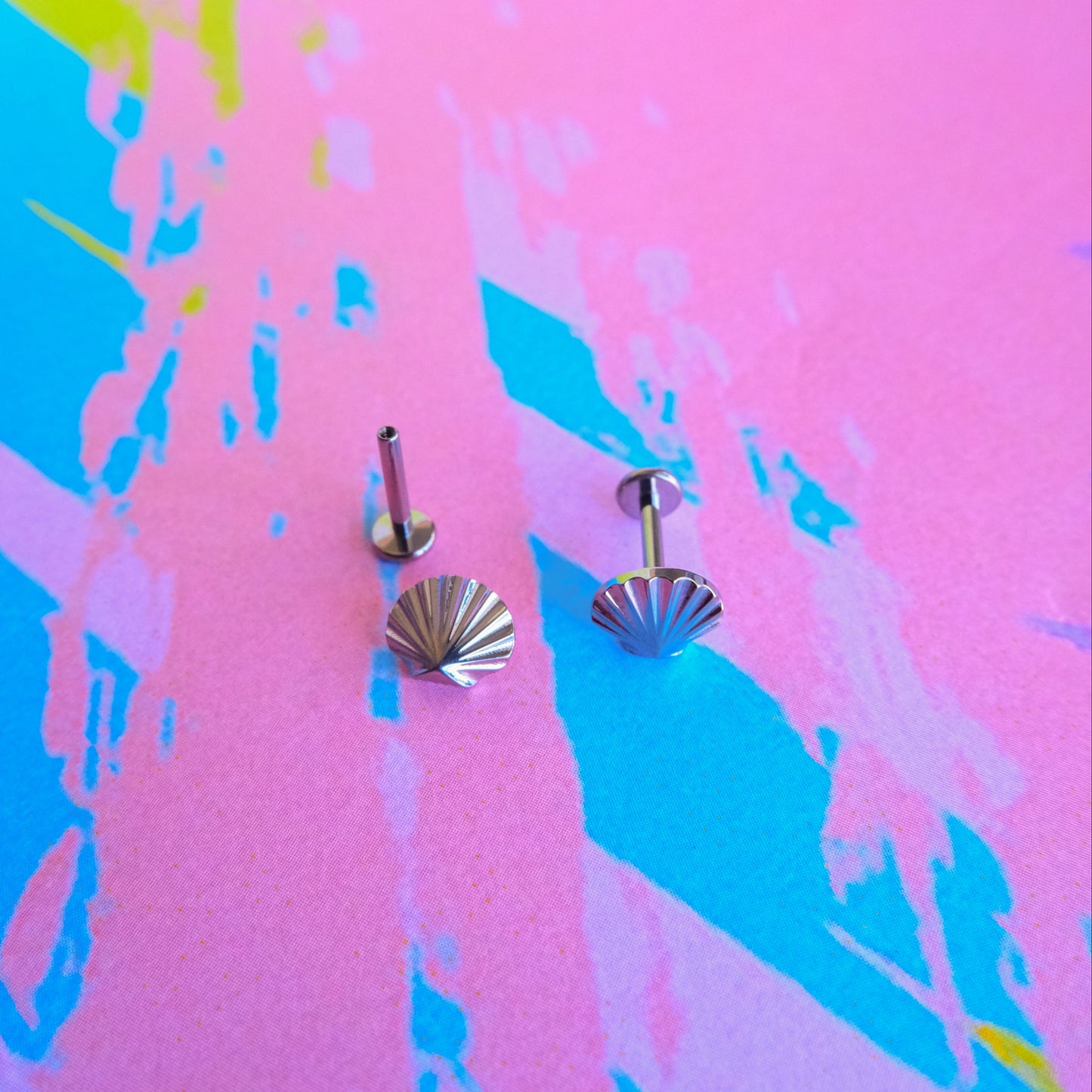 Titanium shell internally threaded flatback